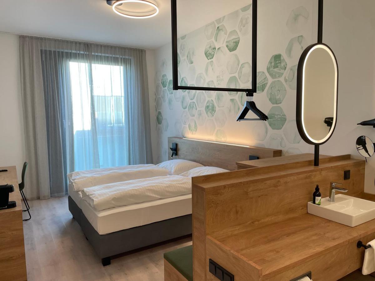 Hotel Bee 3*