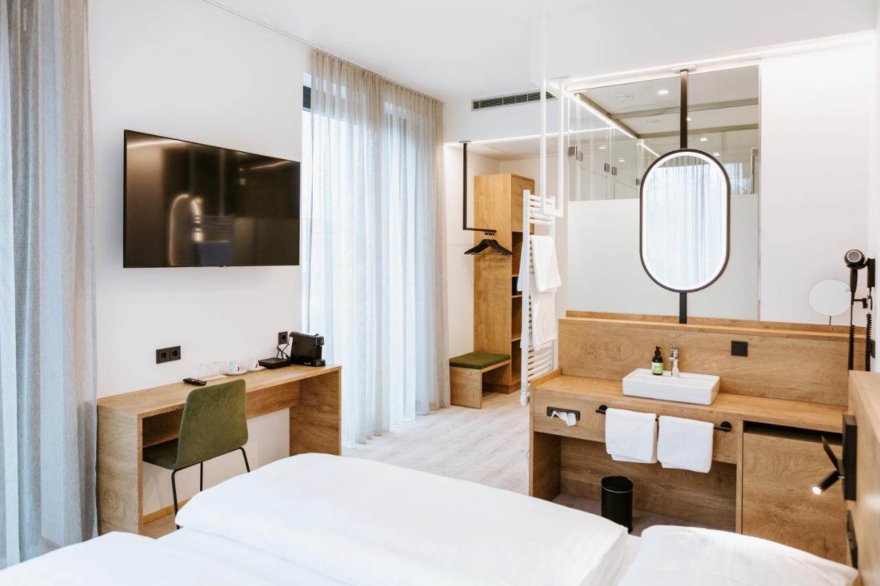 Hotel Bee 3*